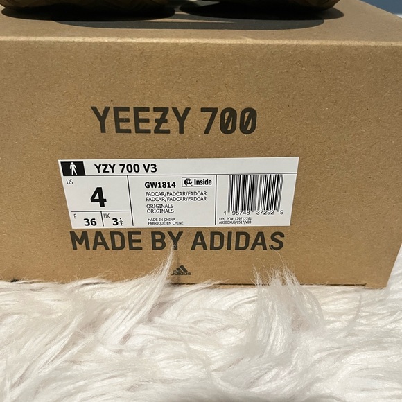 Yeezy 700 V3 “fade copper” - Picture 5 of 5